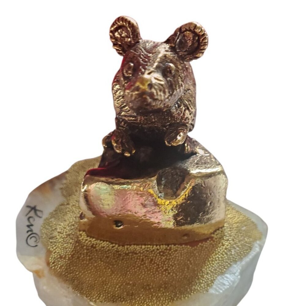 Ron Mouse Figurine On Cheese W/Gold Detailing & Quartz Crystal Base Paperweight - Picture 2 of 8